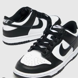 Nike Panda Dunks Low